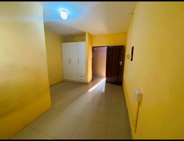3 BEDROOM FLAT TO LET IN KENVILLE